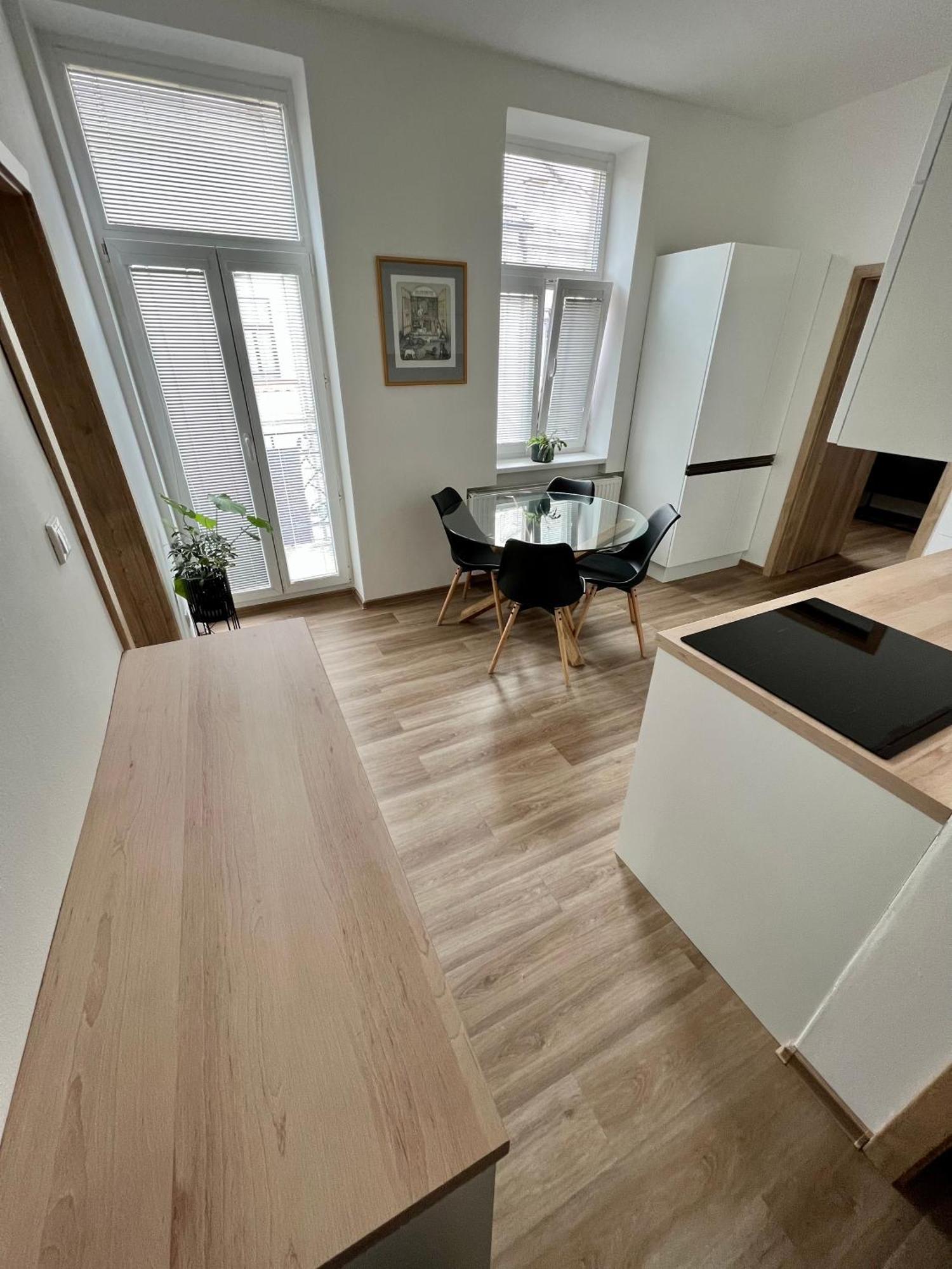 Susilova 14 Apartments III เจรรอฟ ภายนอก รูปภาพ